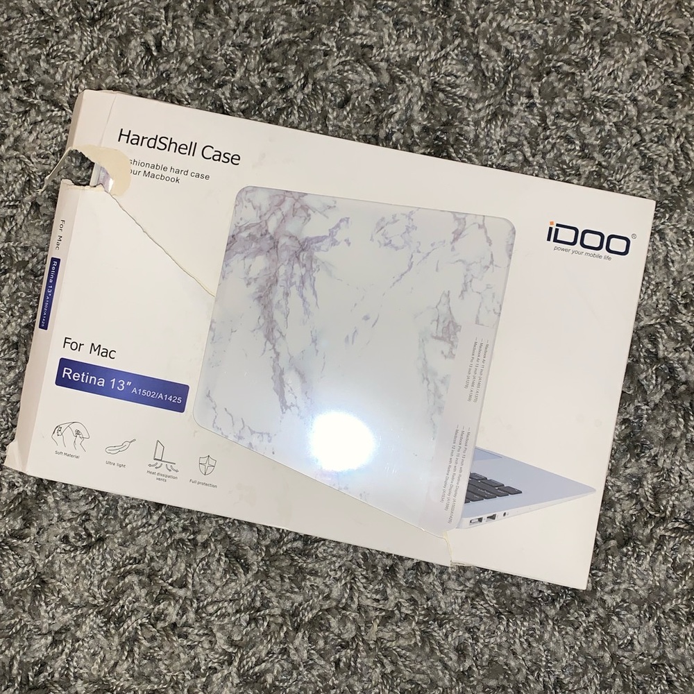 Marble print laptop case.
